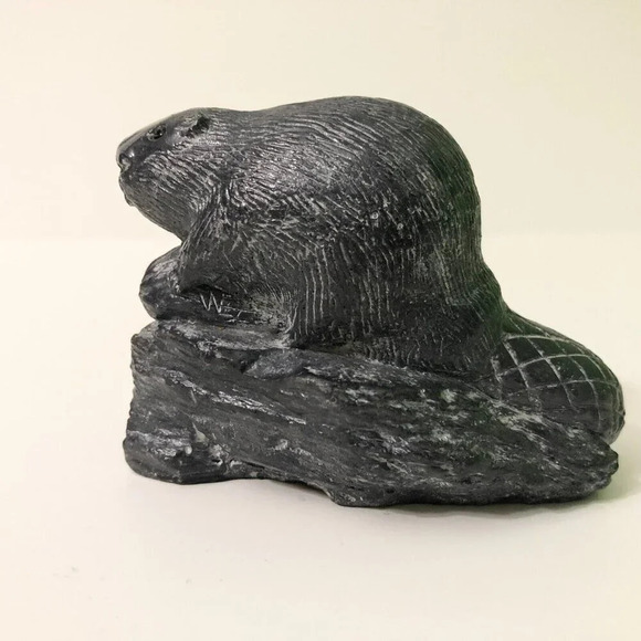 Vintage Wolf Original Hand Carved Beaver Soap Stone Sculpture Canada 3 Inch Tall - Picture 6 of 16